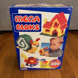 Vintage mega blocks, age 3+ as is, comes with everything pictured